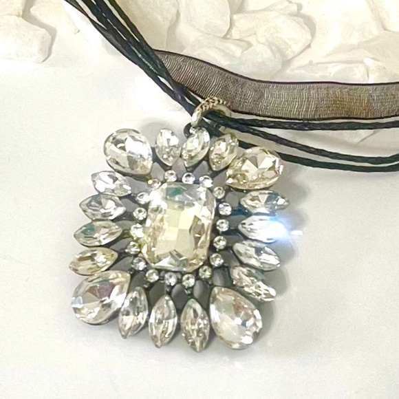 Rhinestone Pendant Necklace. NEW ITEM. - Picture 2 of 5